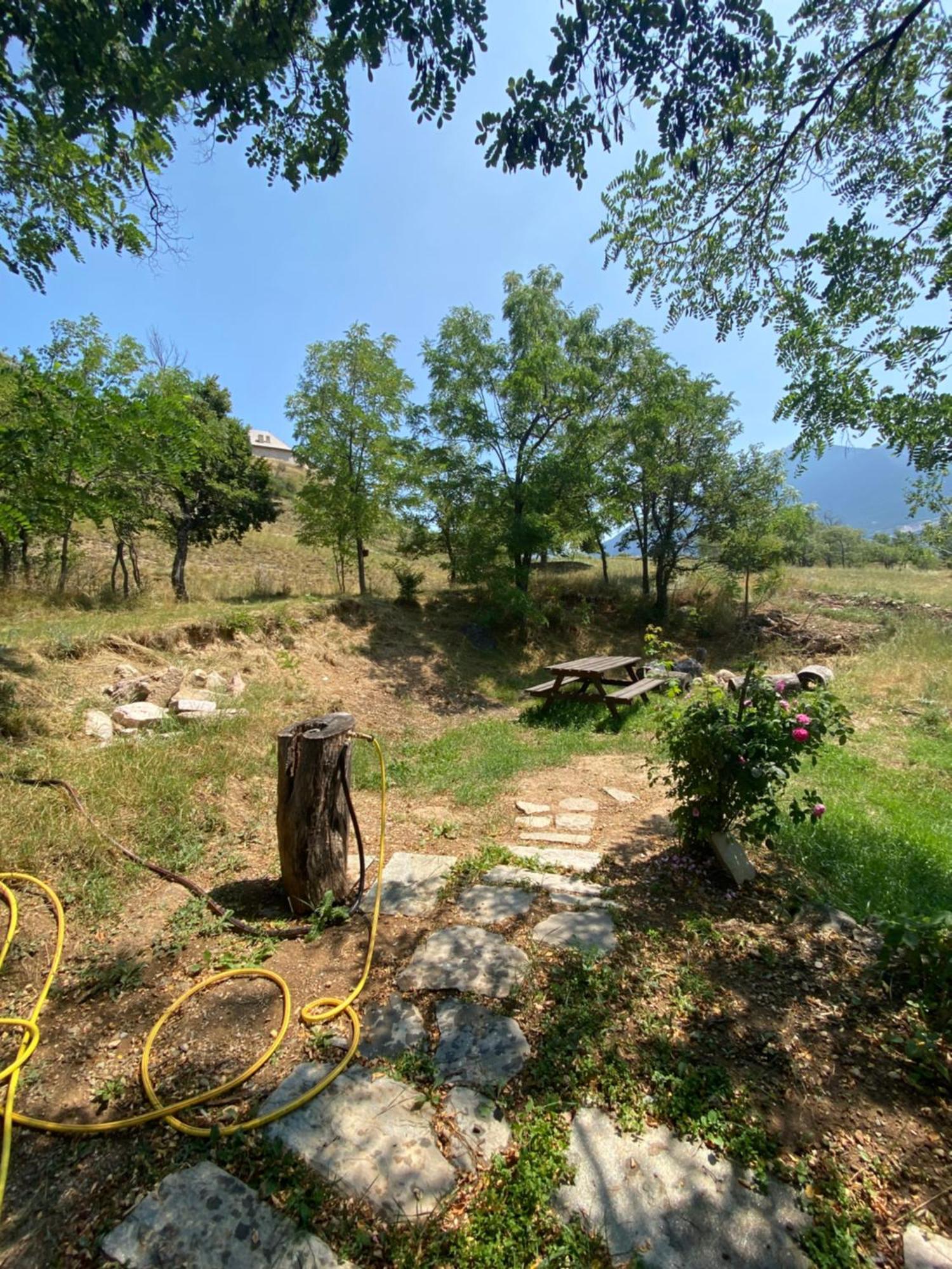 Corps De Garde De La Roche Villa Мон-Дофен Екстериор снимка