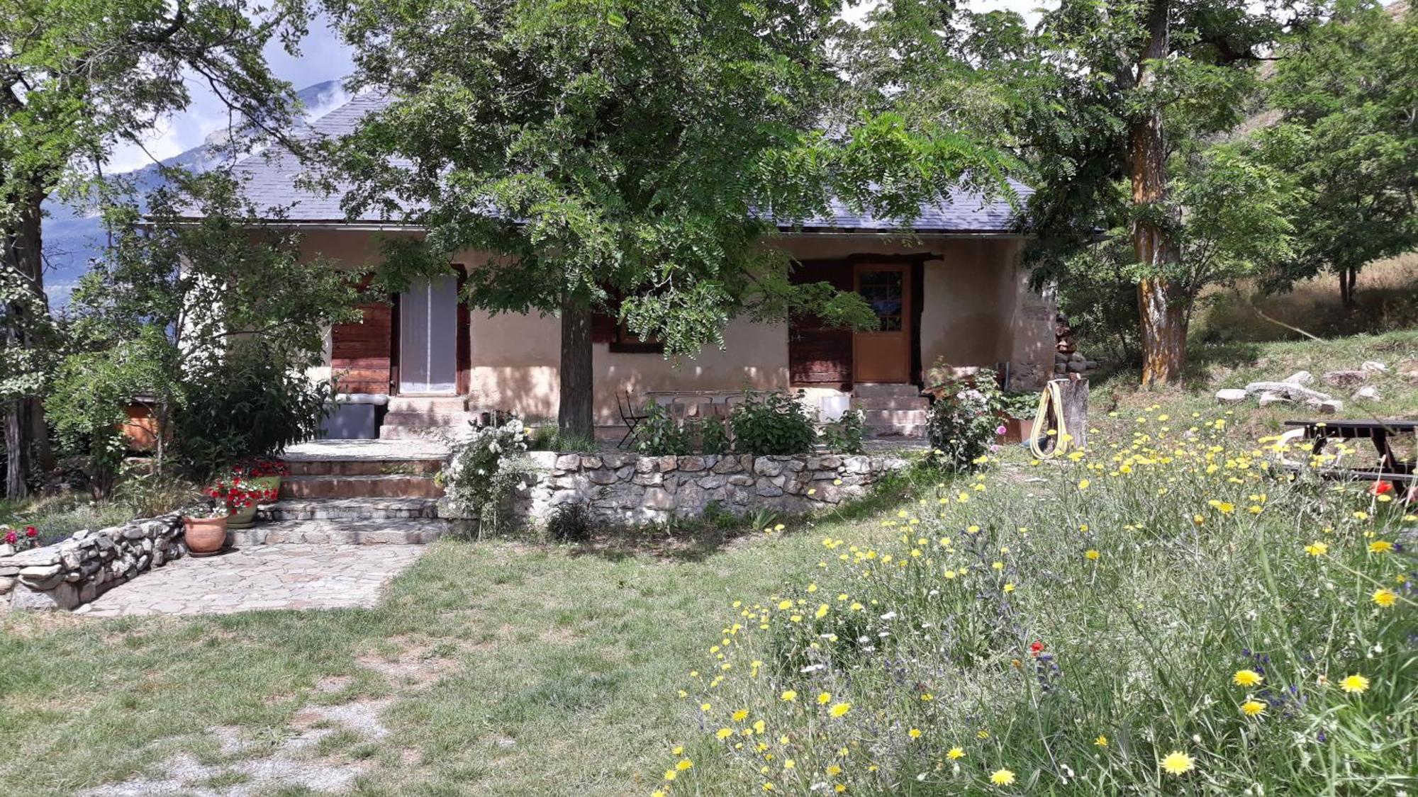 Corps De Garde De La Roche Villa Мон-Дофен Екстериор снимка